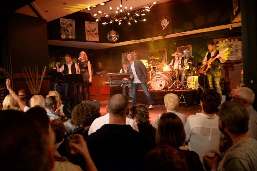 ../Images/Heel Noordwijkerhout zingt Hazes 361.jpg